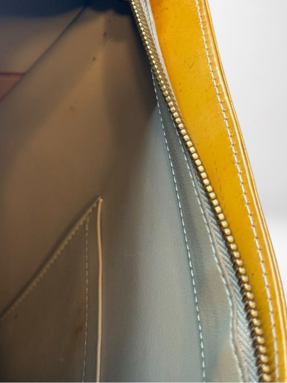 Louis Vuitton Authentic Yellow Patent Vernis Monogram Tote Purse Dust Bag - Picture 16 of 16